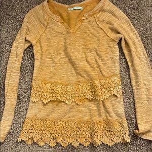 Long sleeve lace shirt